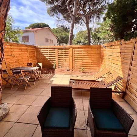 Sympathique Studio En Rez De Jardin Dans Residence Hyères Buitenkant foto