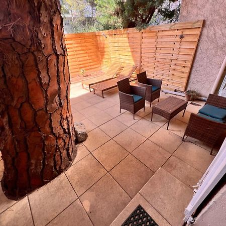 Sympathique Studio En Rez De Jardin Dans Residence Hyères Buitenkant foto